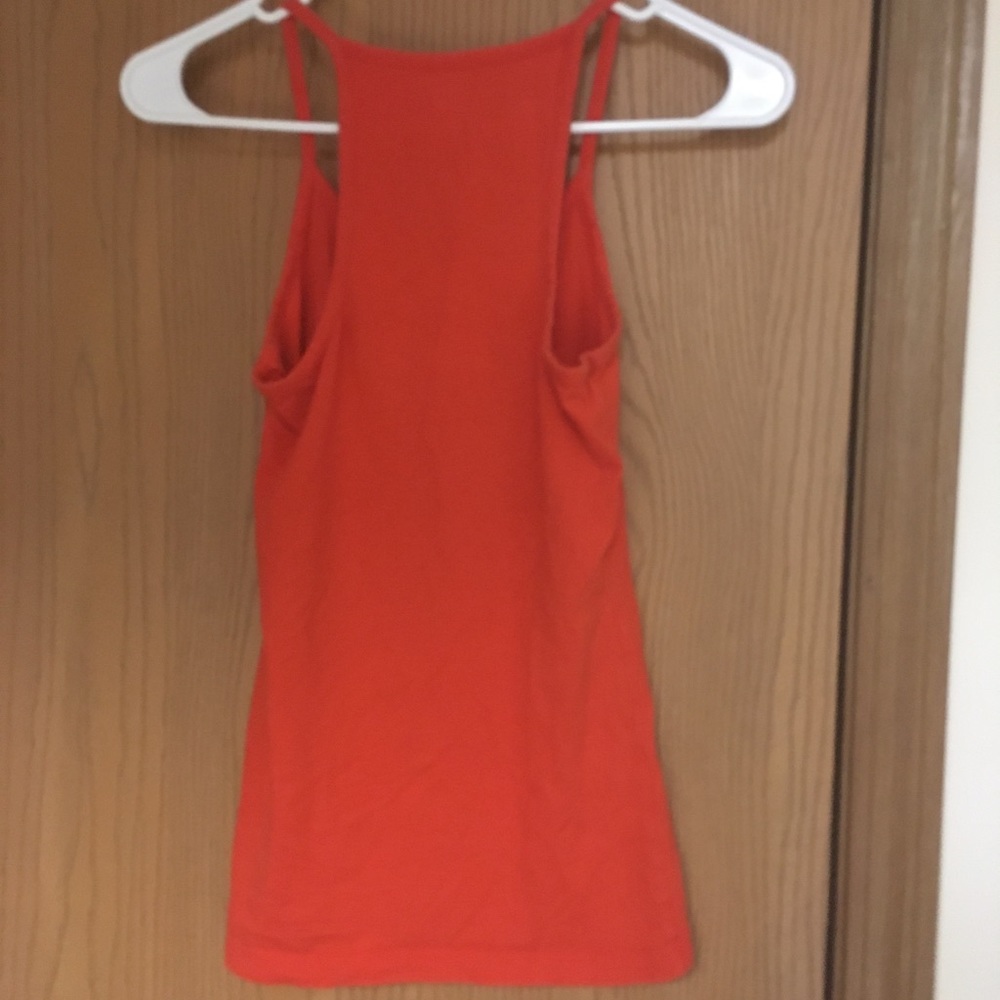 Red top - Picture 2 of 3